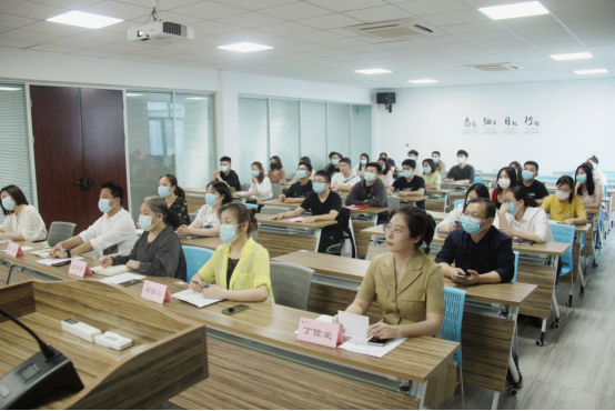 道德讲堂|“见贤思齐 吾辈自强 ”道德讲堂主题活动开讲啦！