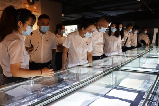交通产业Ezpay-交服公司召开“强化廉洁意识 筑牢思想防线”思廉日主题活动